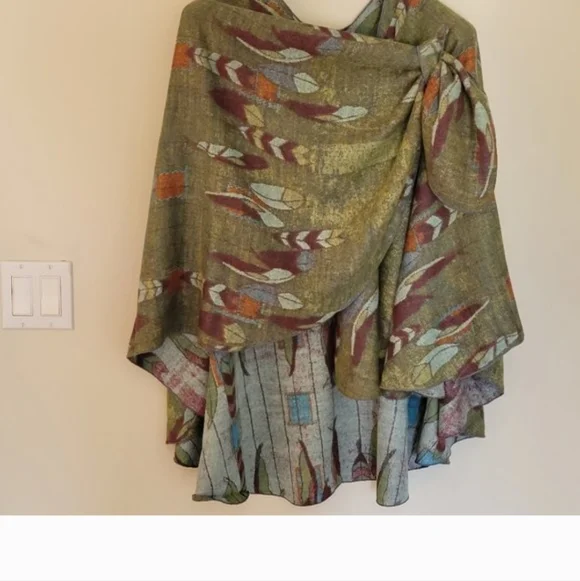 Rapti 100% Cashmere Feather Print Neck Scarf - Picture 7 of 7